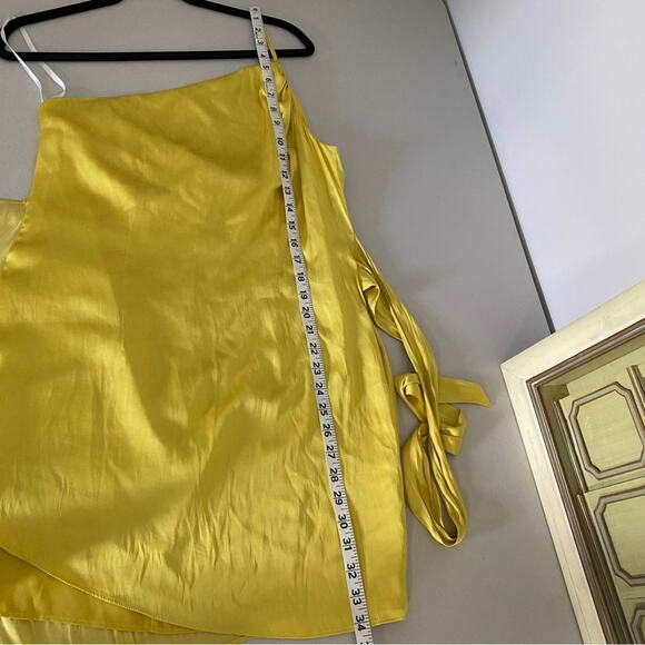 Revolve Lovers + Friends Karen One Shoulder Yellow Satin Bow Mini Dress Medium - Picture 6 of 11